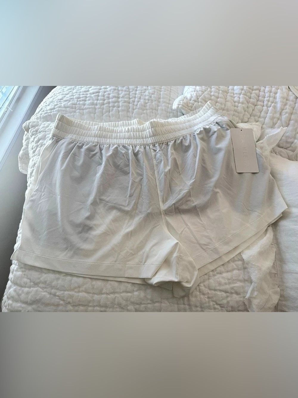 Athleta Weekender Run Short Athletic Running Shorts in White Size Large NWT